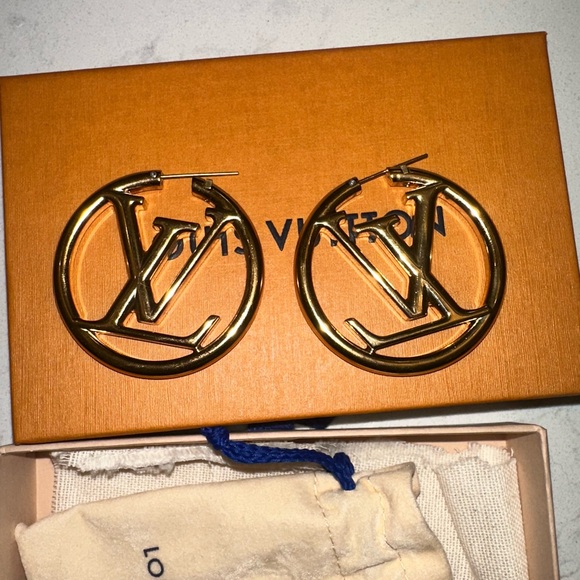 Louis Vuitton Louise Hoop GM earrings. New condition. Original price 715.00 - Picture 1 of 4